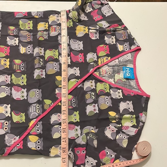 Scrub HQ Top Small - Picture 3 of 11